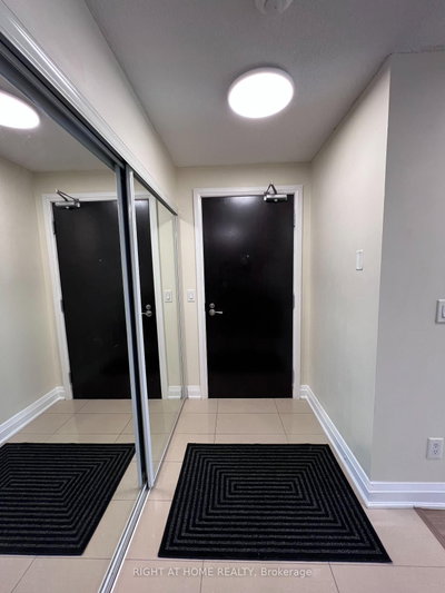 Unit 812 — 30 North Park Road — photo 5
