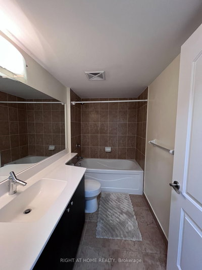 Unit 812 — 30 North Park Road — photo 6