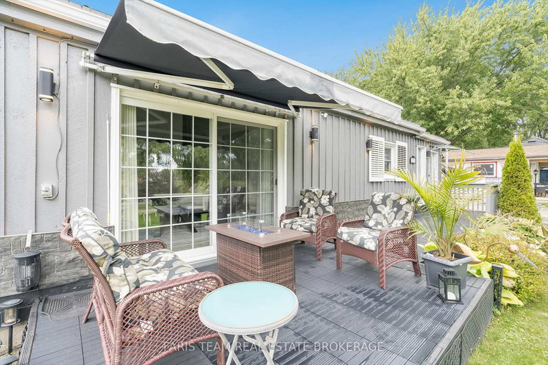 210 Parkview Dr, Innisfil, L0L 1R0 | Image 3