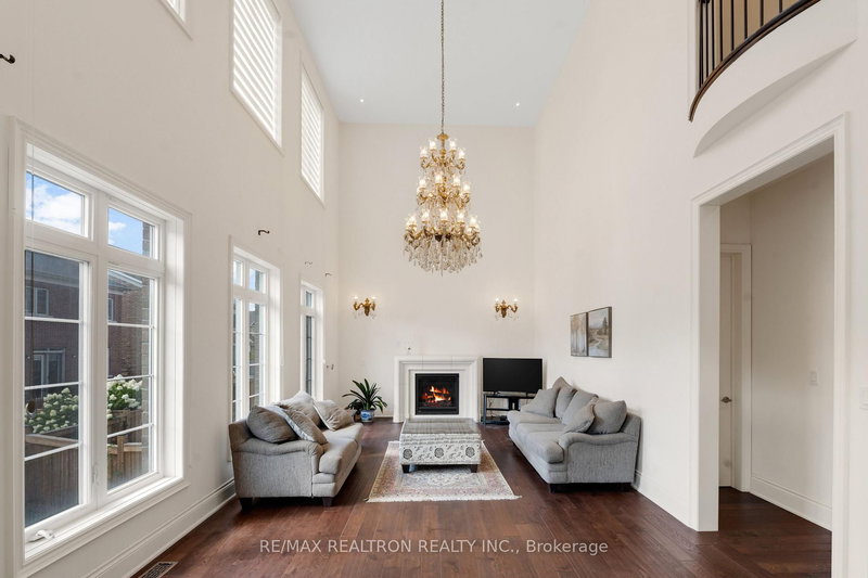 7 Aspy Crt, Vaughan, L6A 4X8 | Image 3