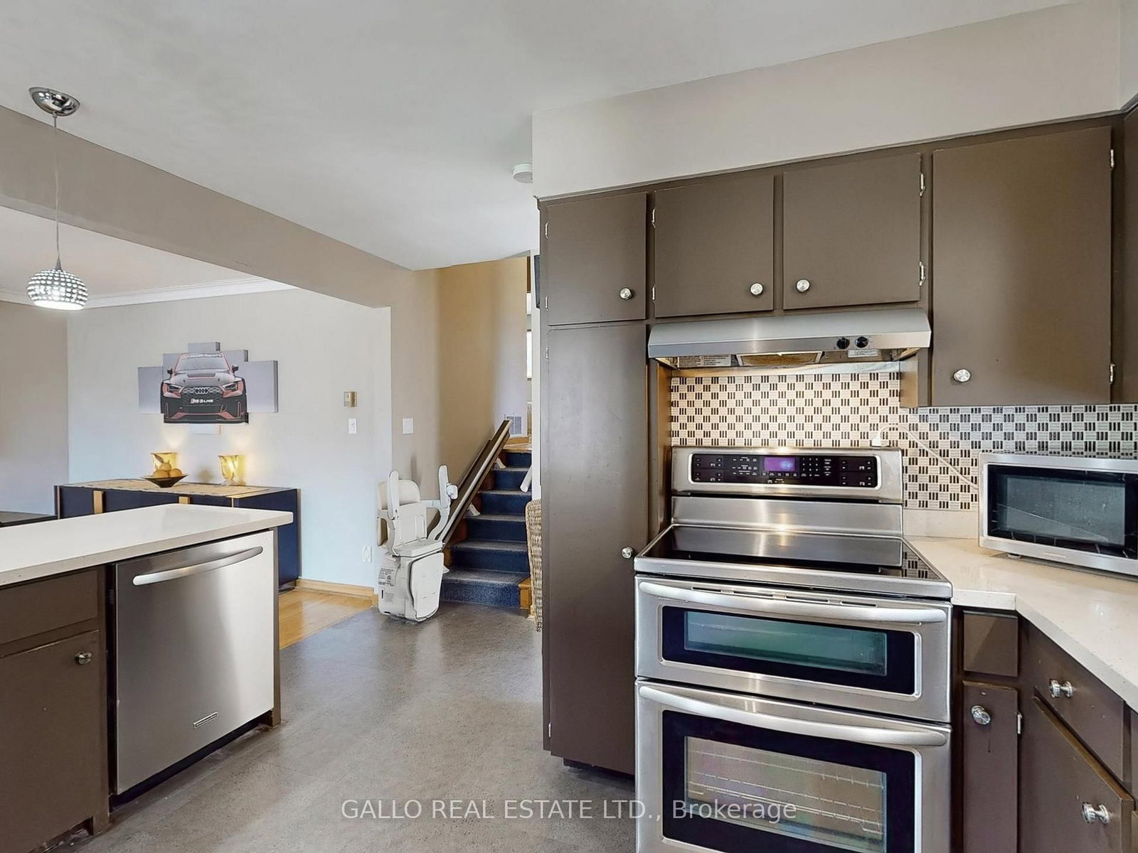 Listing Image 10