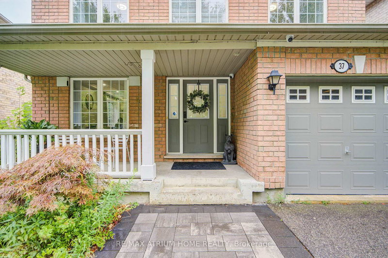 37 Landsdown Cres, Markham, L6E 1M6 | Image 2