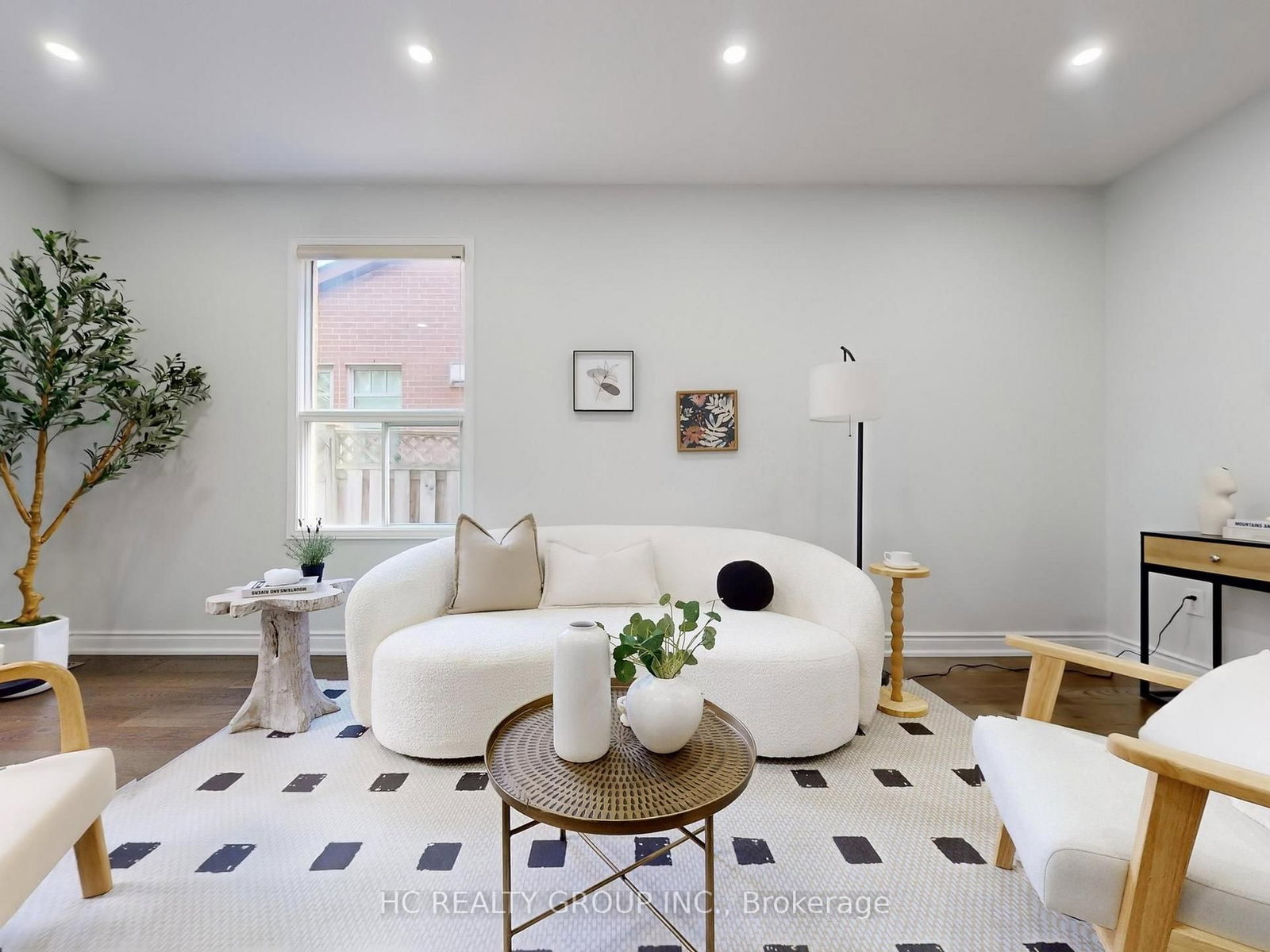 Listing Image 18