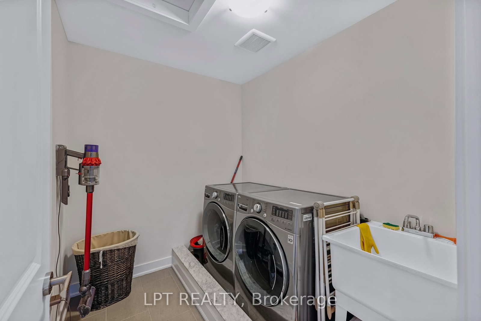 Listing Image 38