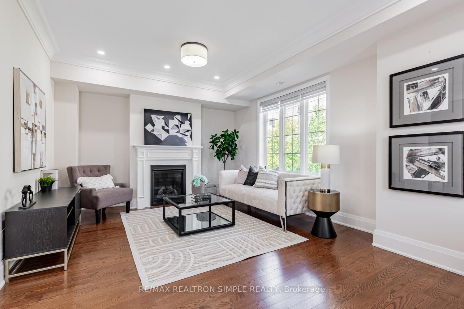 Townhouse sold at 16 American Elm Way, Markham, Ontario, L3R 1L6 - Unionville - MLS: N12372636