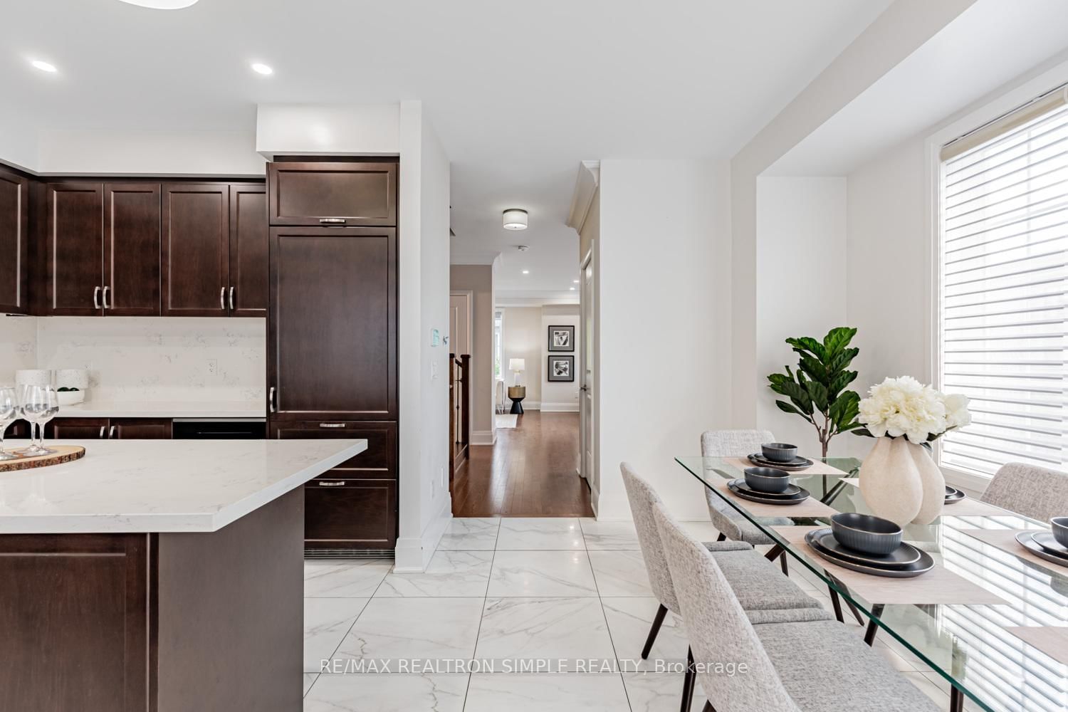Townhouse sold at 16 American Elm Way, Markham, Ontario, L3R 1L6 - Unionville - MLS: N12372636