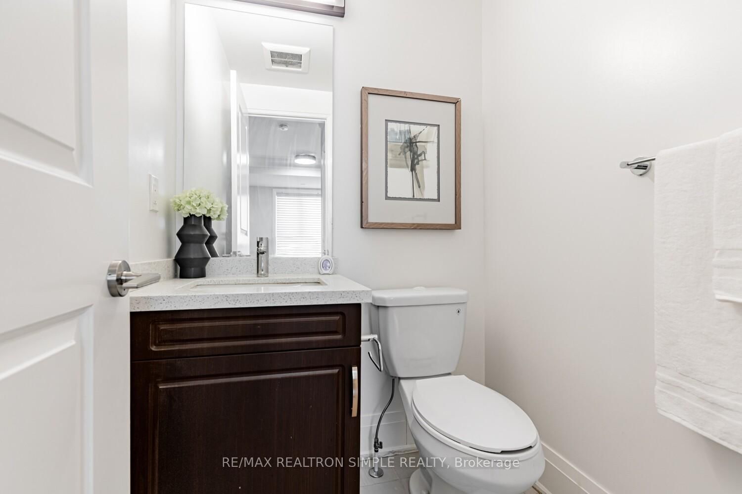 Townhouse sold at 16 American Elm Way, Markham, Ontario, L3R 1L6 - Unionville - MLS: N12372636