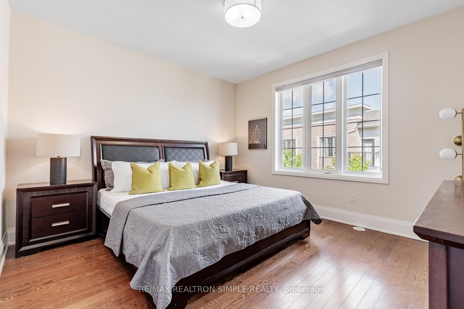Townhouse sold at 16 American Elm Way, Markham, Ontario, L3R 1L6 - Unionville - MLS: N12372636