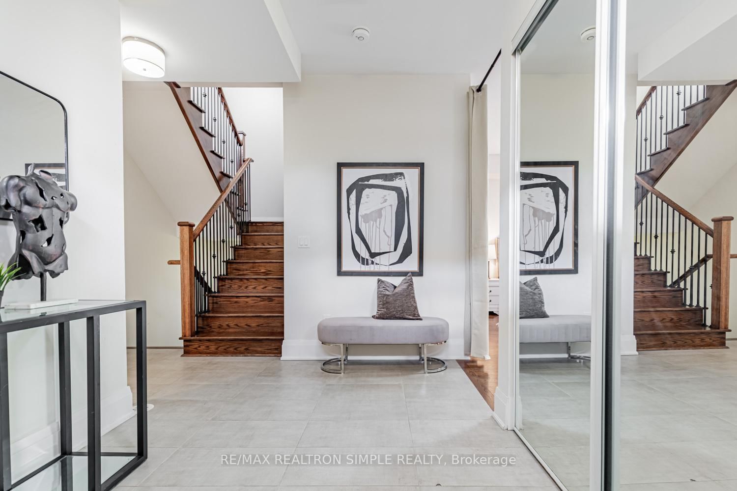 Townhouse sold at 16 American Elm Way, Markham, Ontario, L3R 1L6 - Unionville - MLS: N12372636