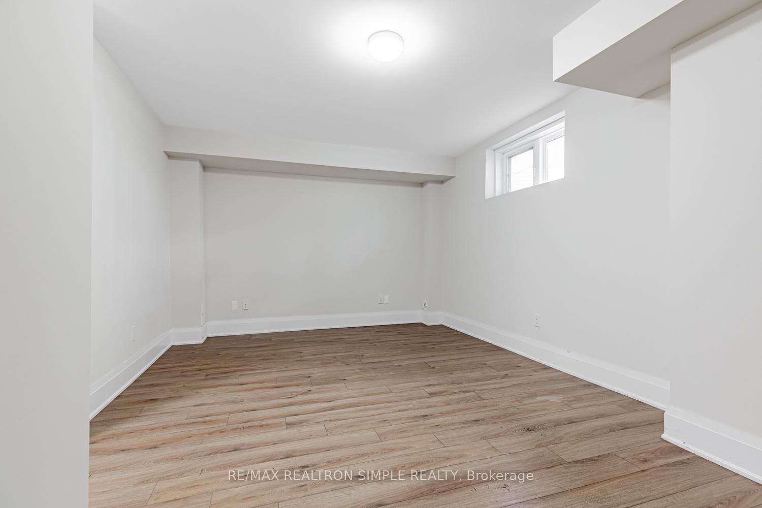 Townhouse sold at 16 American Elm Way, Markham, Ontario, L3R 1L6 - Unionville - MLS: N12372636