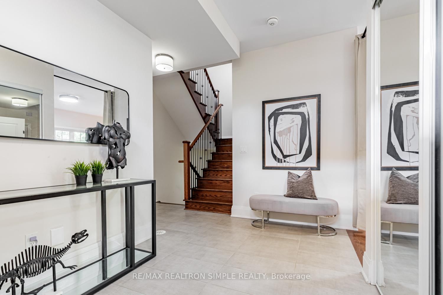 Townhouse sold at 16 American Elm Way, Markham, Ontario, L3R 1L6 - Unionville - MLS: N12372636