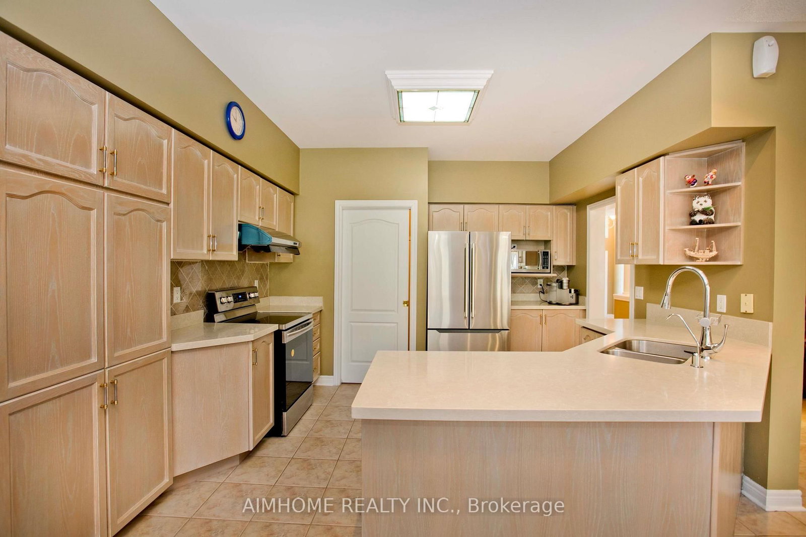 Listing Image 12