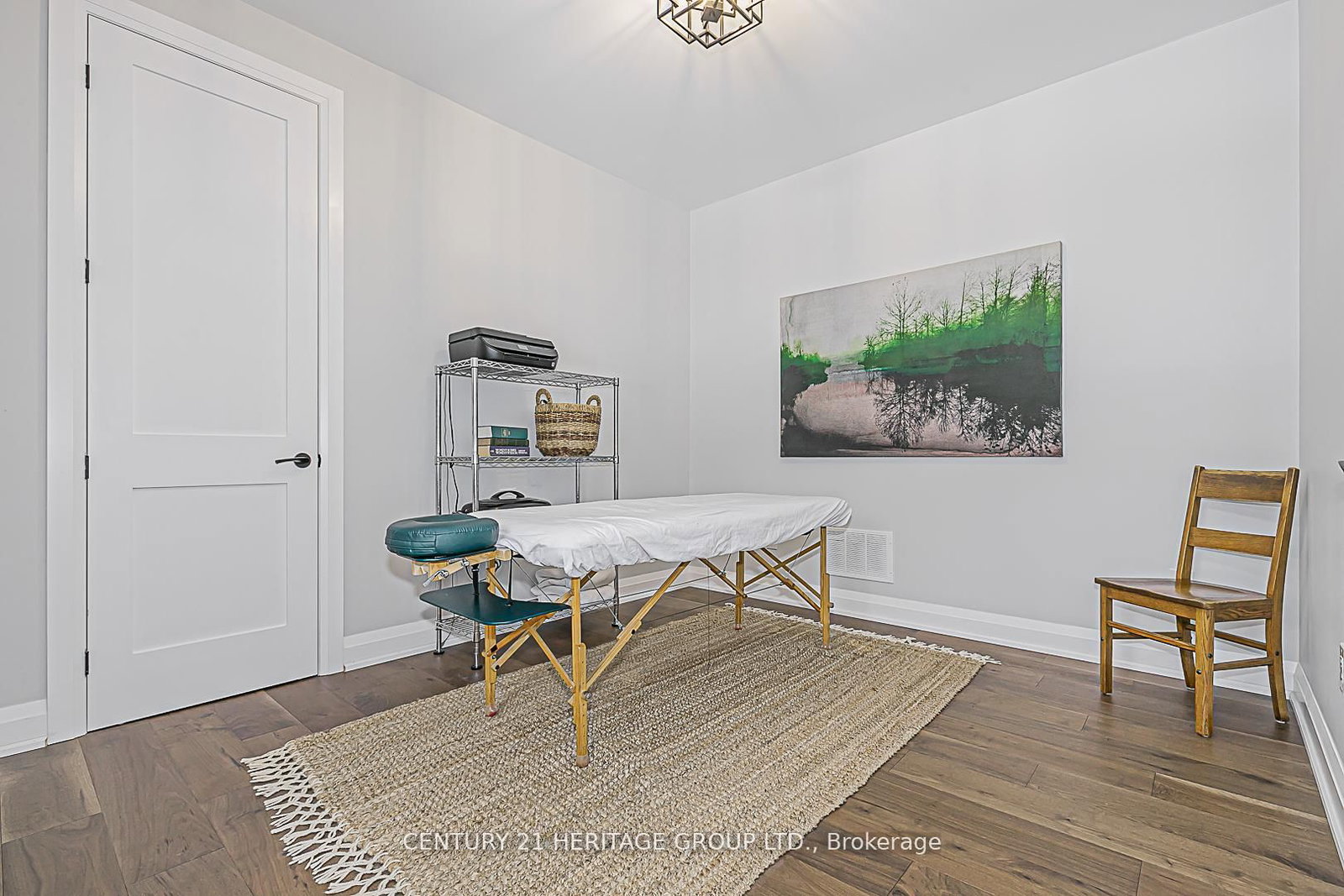 Listing Image 9