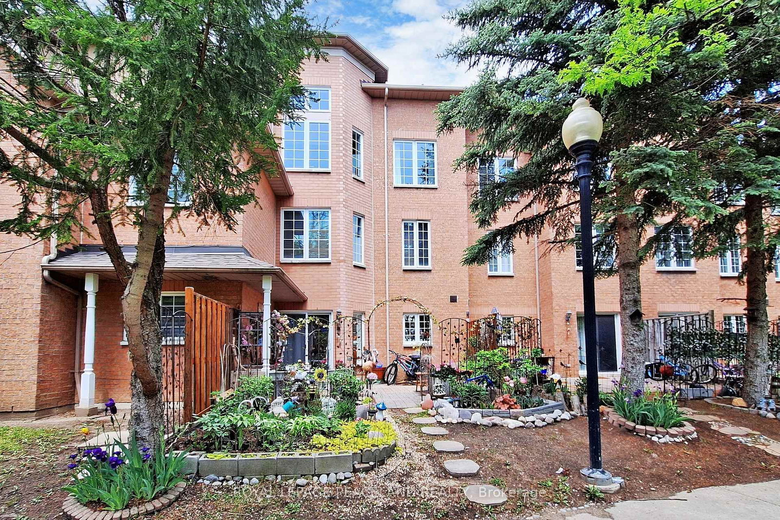 Listing Image 24