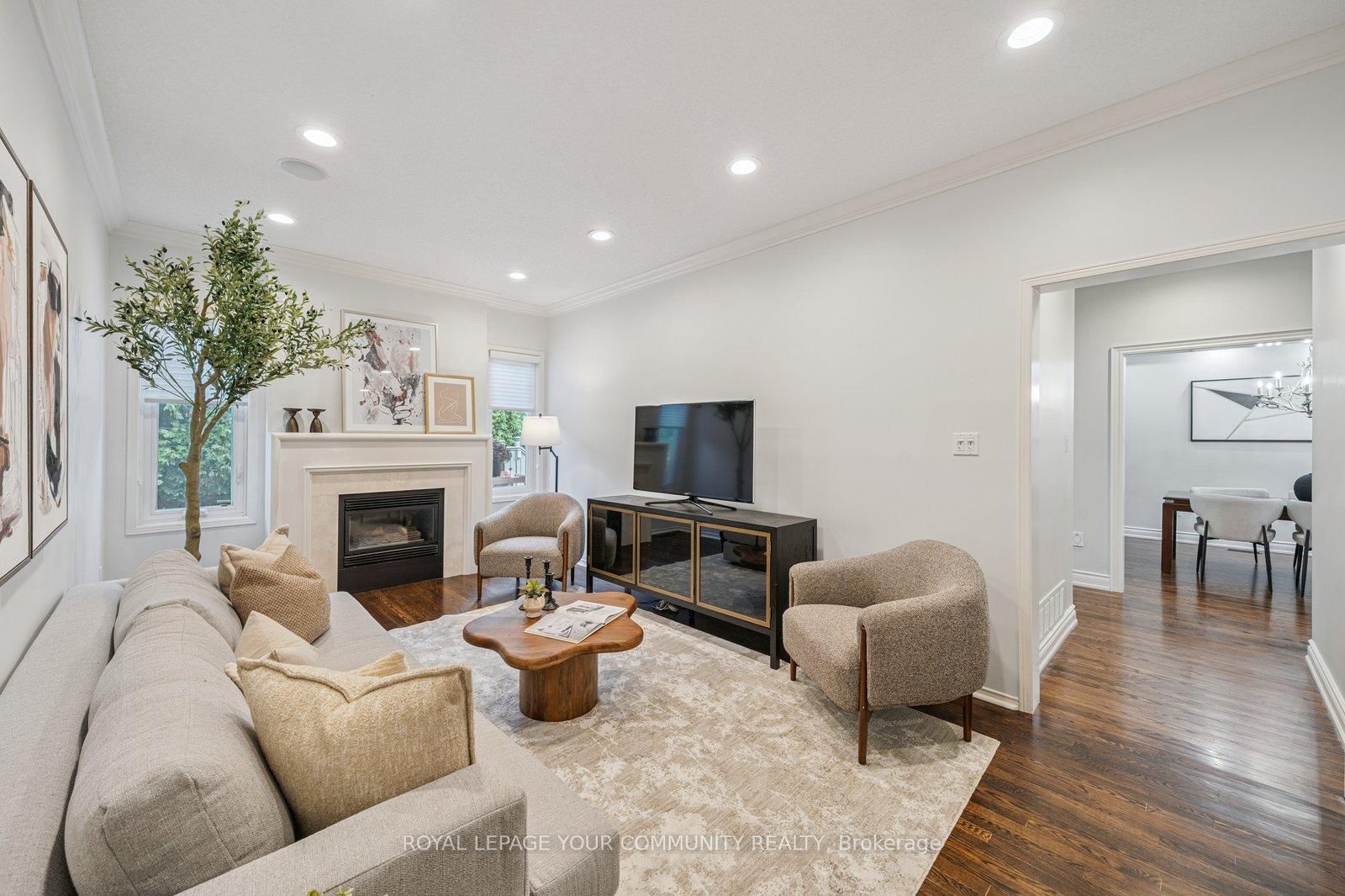 Listing Image 19