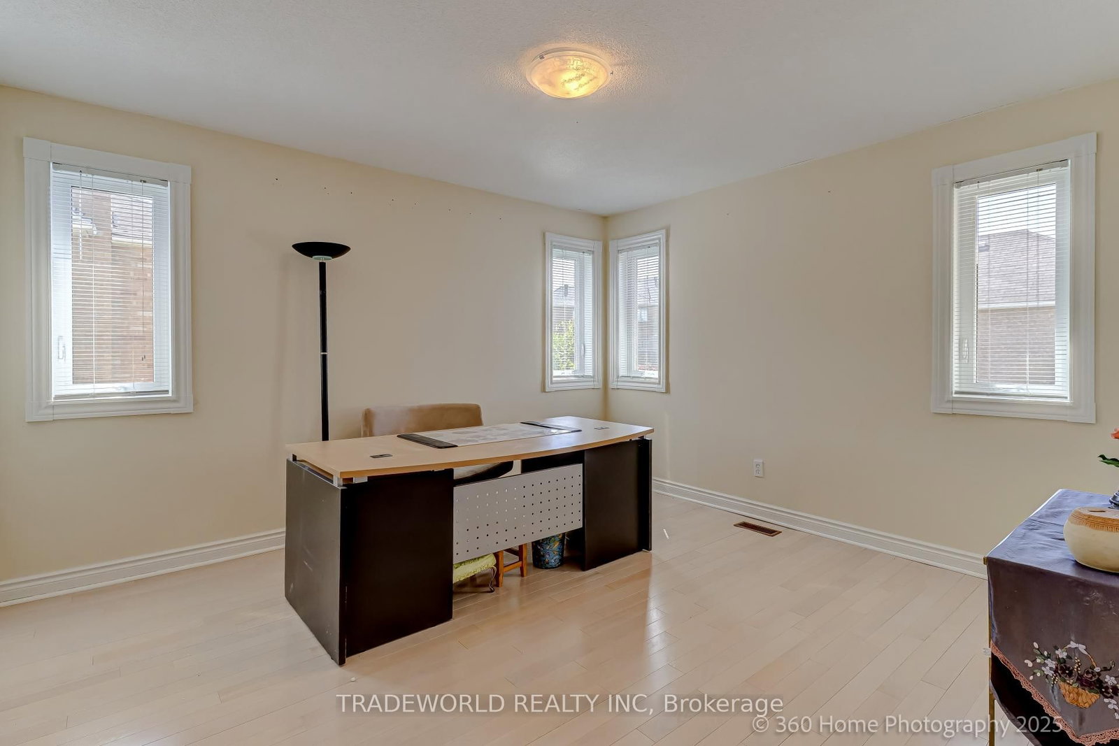 Detached House sold at 80 Eyer Drive, Markham, Ontario, L6C 1S3 - Cachet - MLS: N12374491