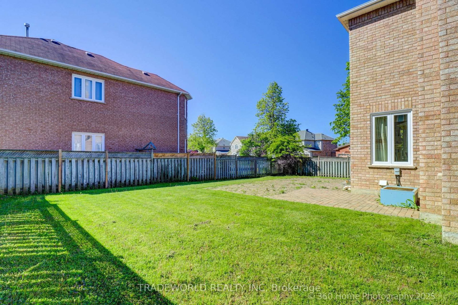 Detached House sold at 80 Eyer Drive, Markham, Ontario, L6C 1S3 - Cachet - MLS: N12374491