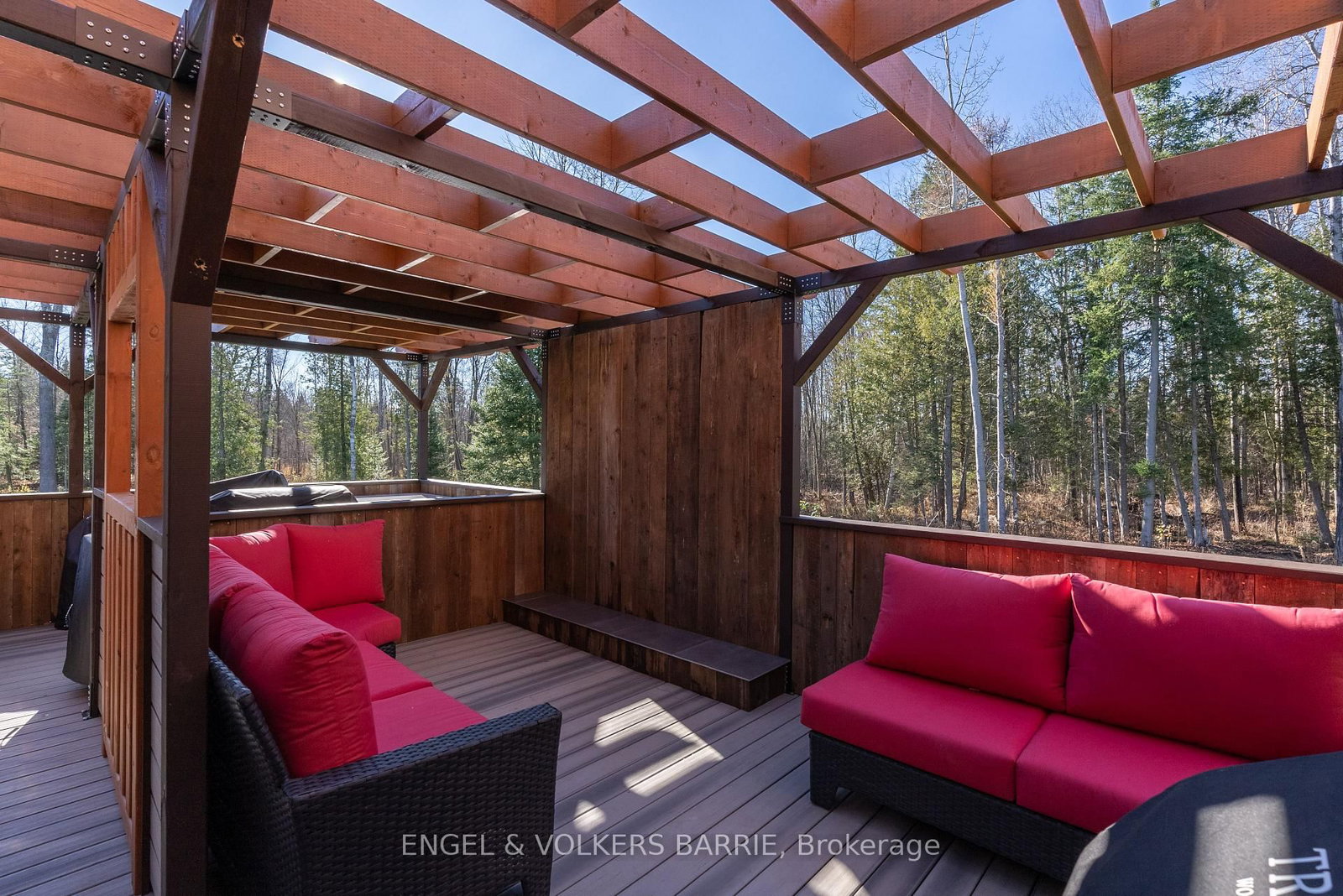 Detached House sold at 6605 County Road 21, Essa, Ontario, L9R 1V2 - Rural Essa - MLS: N12374852