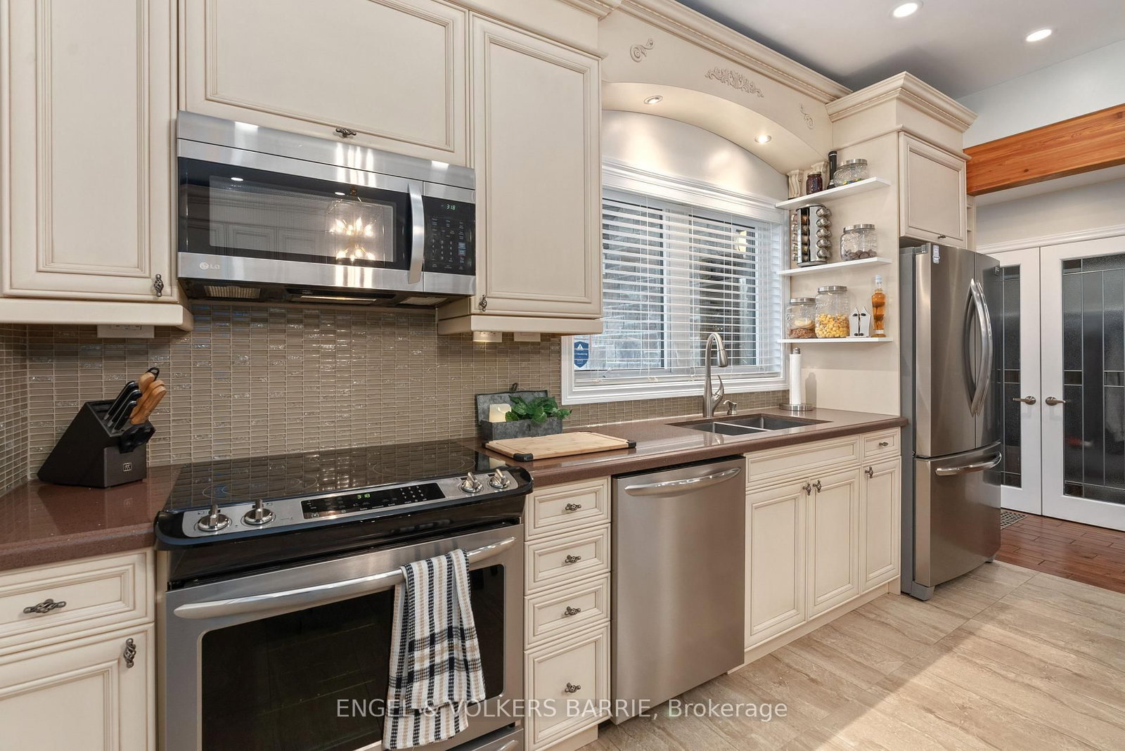 Detached House sold at 6605 County Road 21, Essa, Ontario, L9R 1V2 - Rural Essa - MLS: N12374852