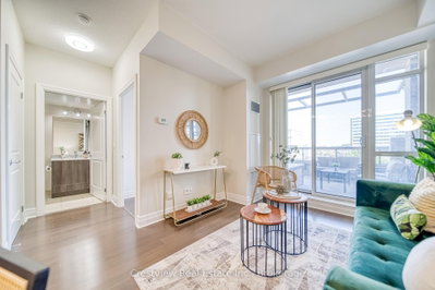 Condo sold at 317-8110 Birchmount Road, Markham, Ontario, L6G 0E3 - Unionville - MLS: N12376125