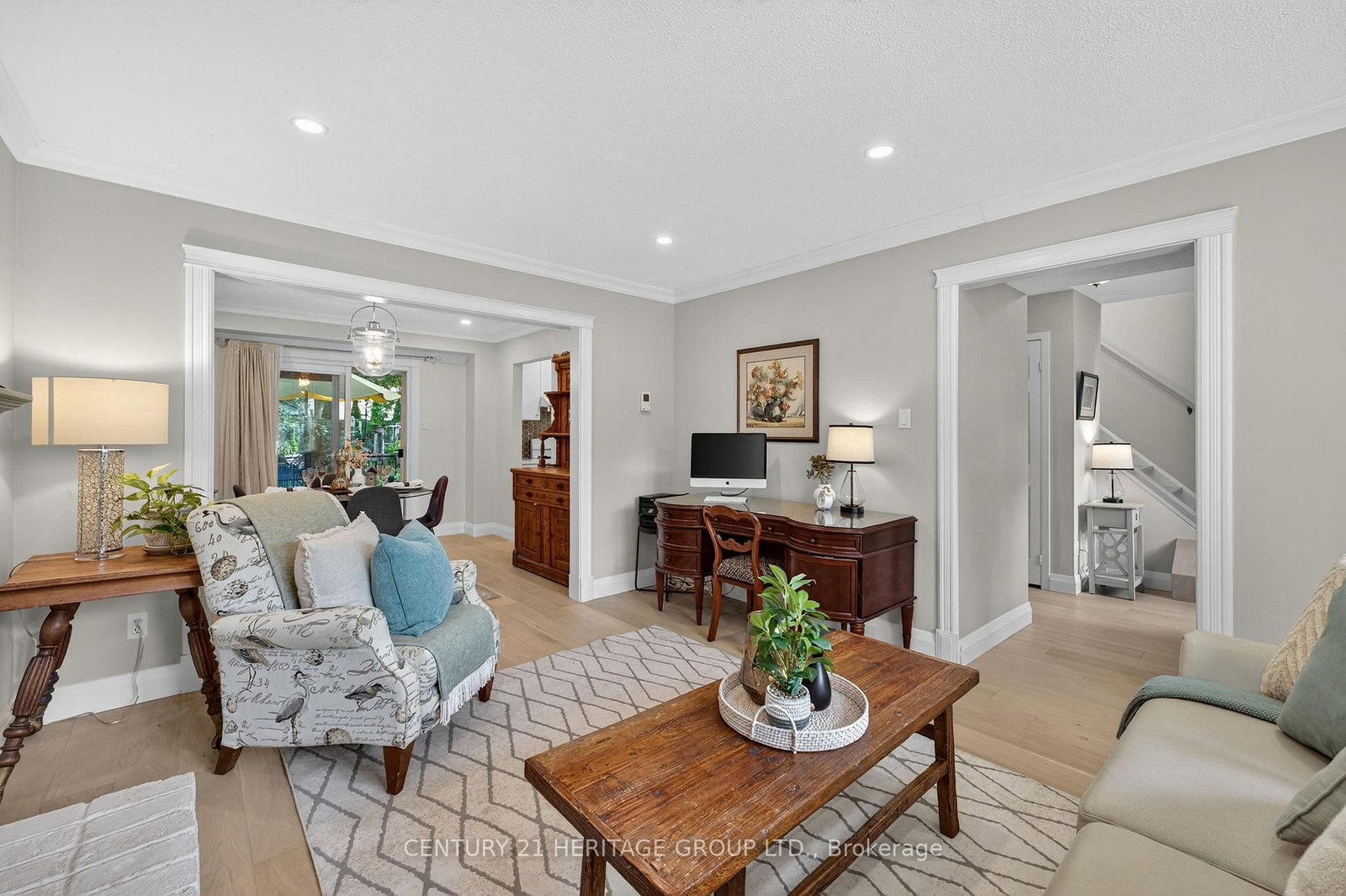 Listing Image 10