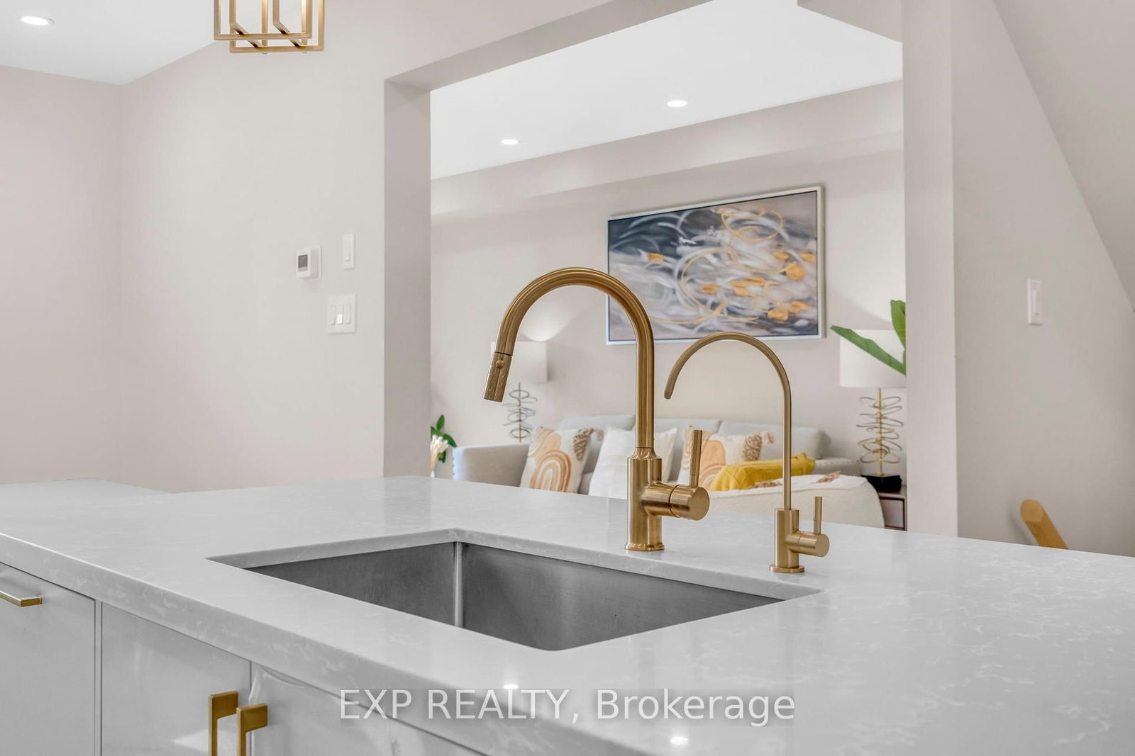 Detached House sold at 66 Whitefaulds Road, Vaughan, Ontario, L6A 2K4 - Maple - MLS: N12377530