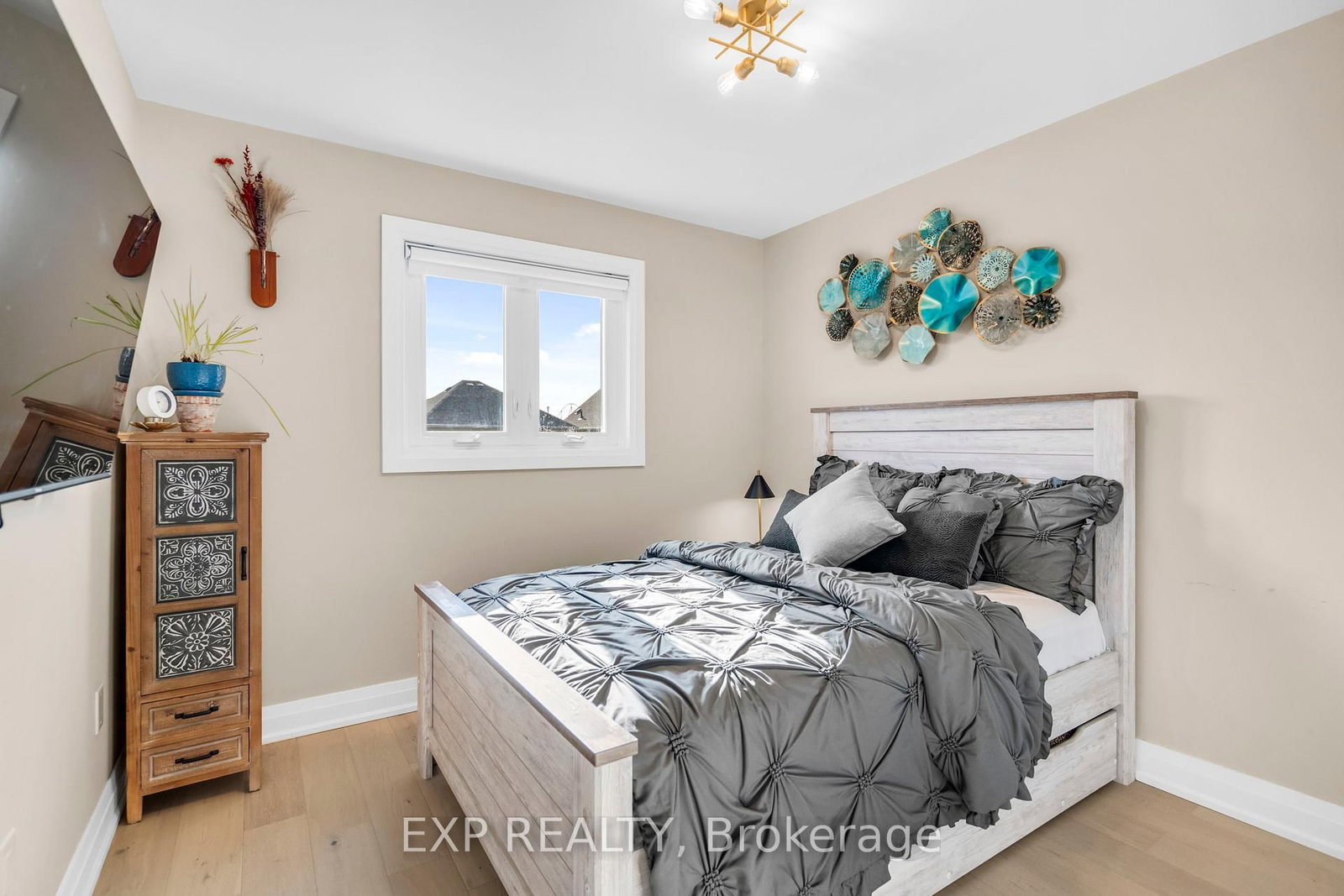 Detached House sold at 66 Whitefaulds Road, Vaughan, Ontario, L6A 2K4 - Maple - MLS: N12377530