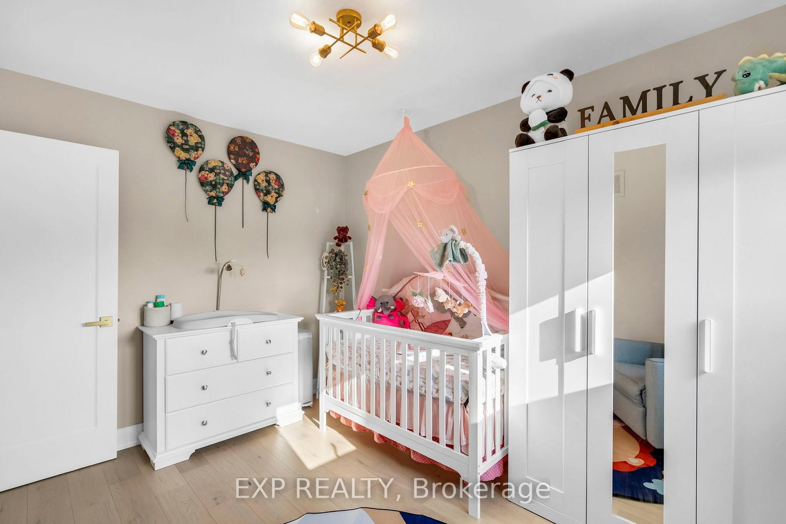 Detached House sold at 66 Whitefaulds Road, Vaughan, Ontario, L6A 2K4 - Maple - MLS: N12377530