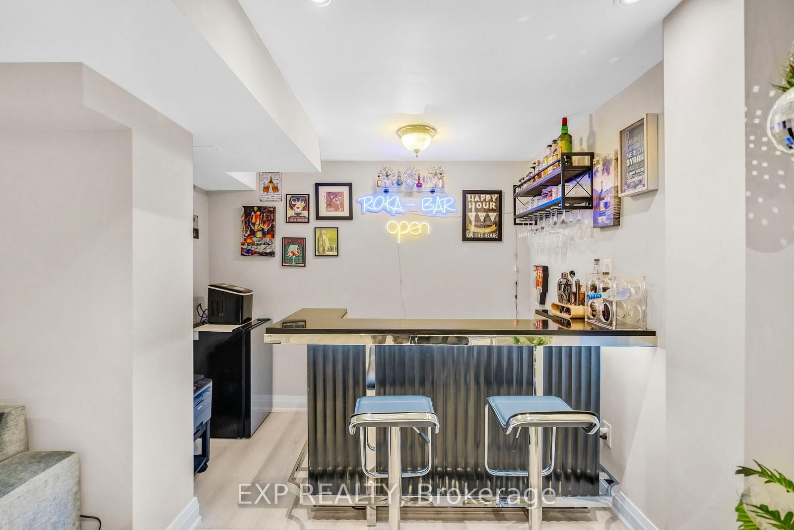 Detached House sold at 66 Whitefaulds Road, Vaughan, Ontario, L6A 2K4 - Maple - MLS: N12377530