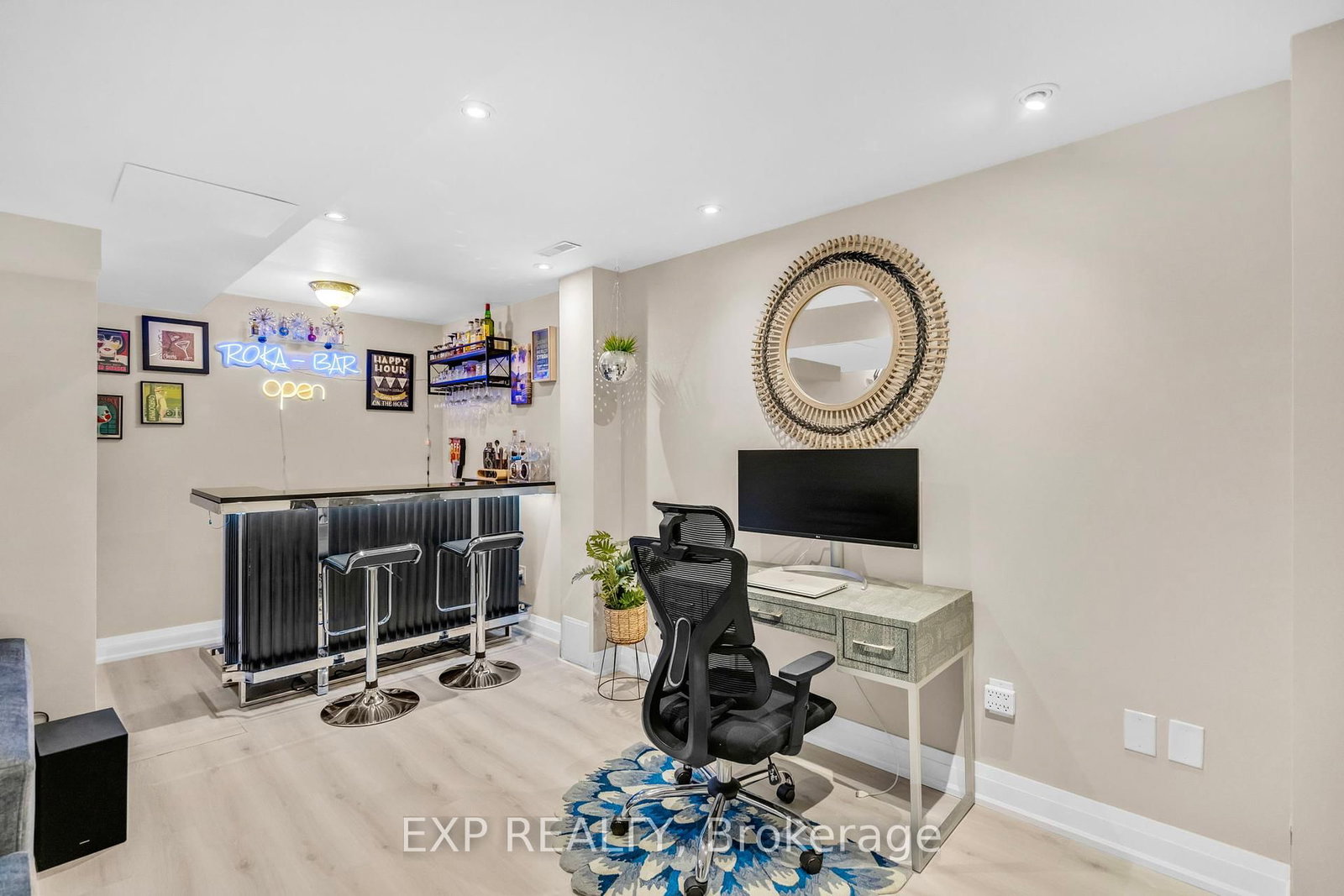 Detached House sold at 66 Whitefaulds Road, Vaughan, Ontario, L6A 2K4 - Maple - MLS: N12377530