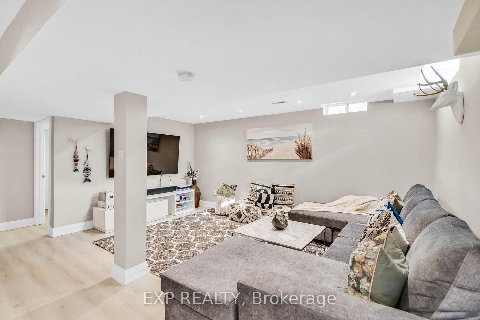 Detached House sold at 66 Whitefaulds Road, Vaughan, Ontario, L6A 2K4 - Maple - MLS: N12377530