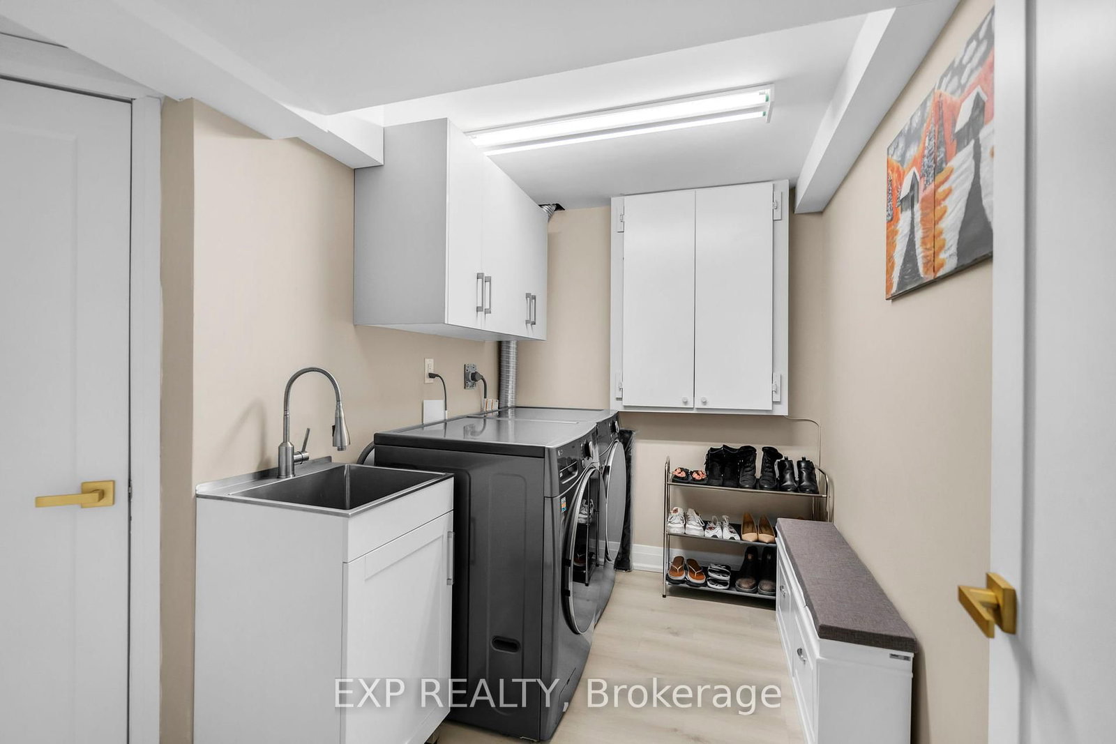 Detached House sold at 66 Whitefaulds Road, Vaughan, Ontario, L6A 2K4 - Maple - MLS: N12377530