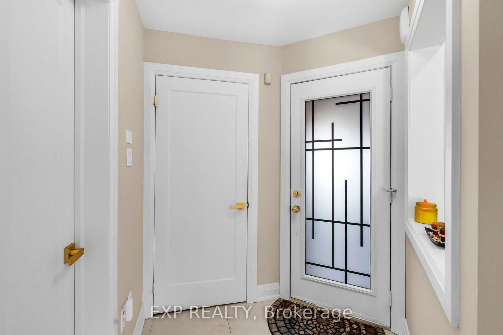 Detached House sold at 66 Whitefaulds Road, Vaughan, Ontario, L6A 2K4 - Maple - MLS: N12377530