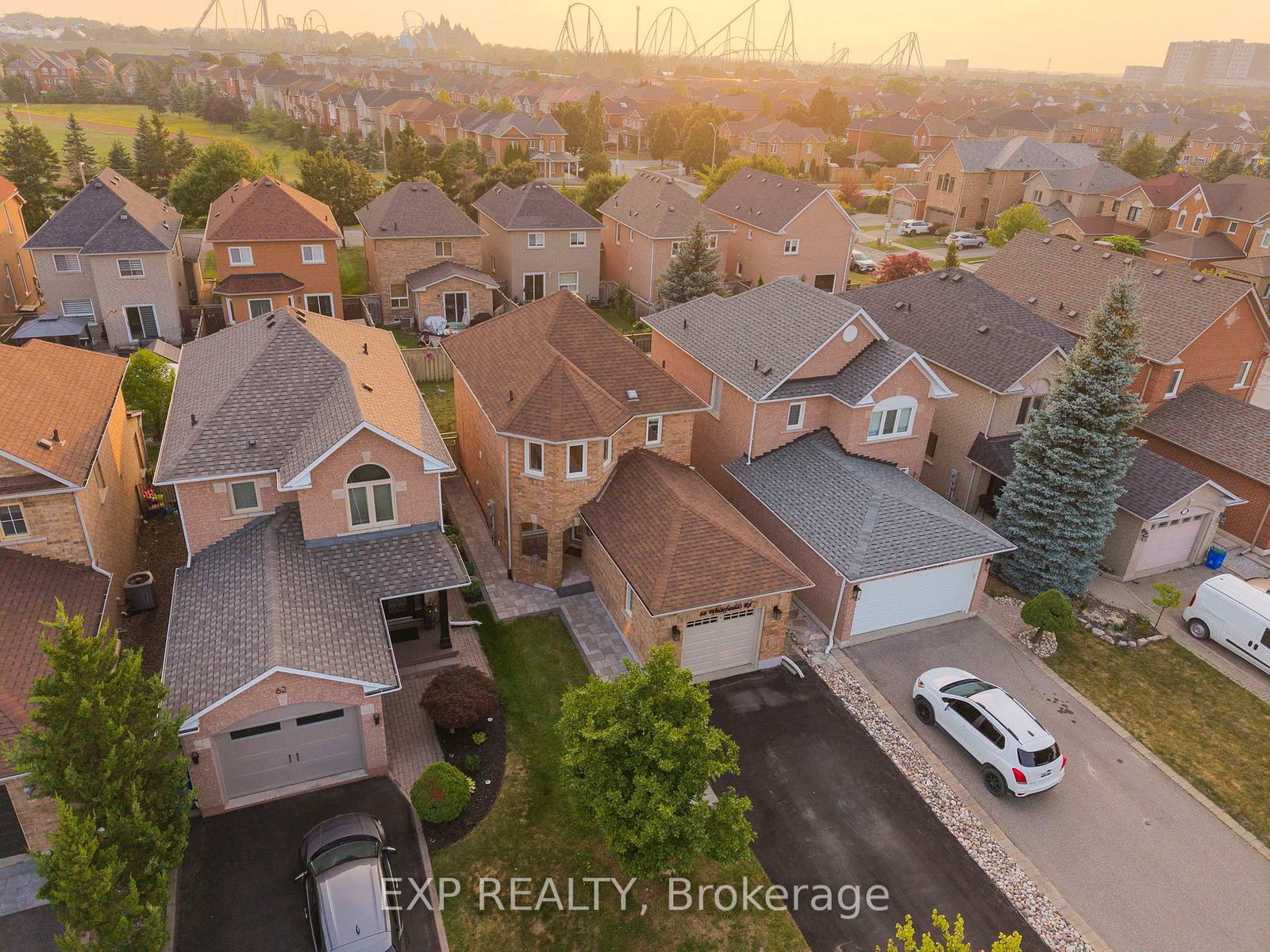 Detached House sold at 66 Whitefaulds Road, Vaughan, Ontario, L6A 2K4 - Maple - MLS: N12377530