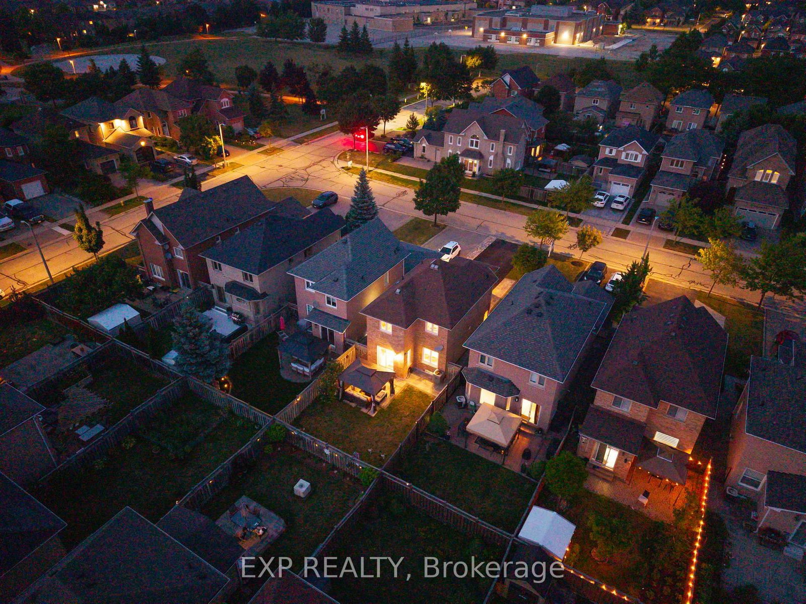 Detached House sold at 66 Whitefaulds Road, Vaughan, Ontario, L6A 2K4 - Maple - MLS: N12377530