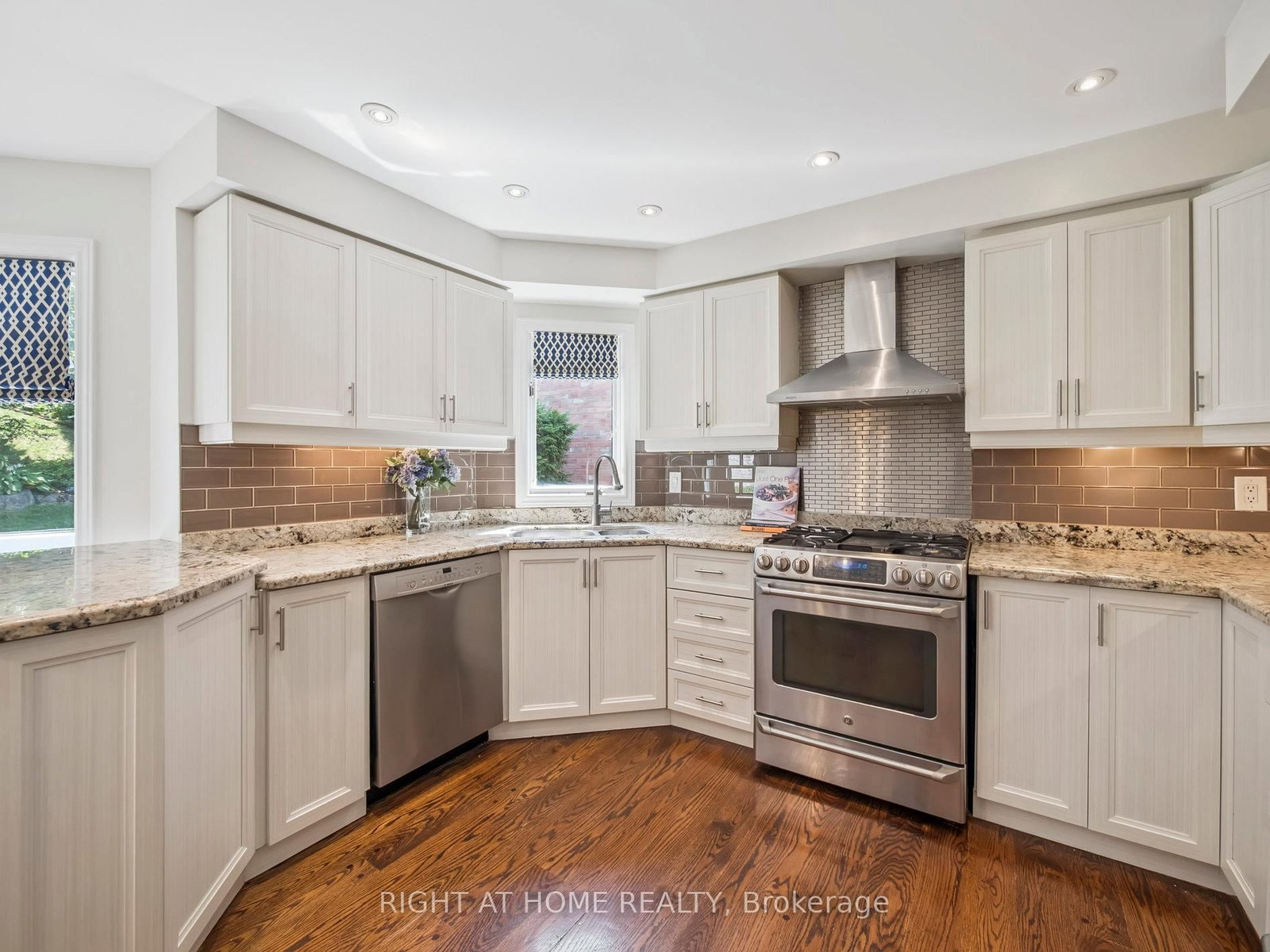 Listing Image 15