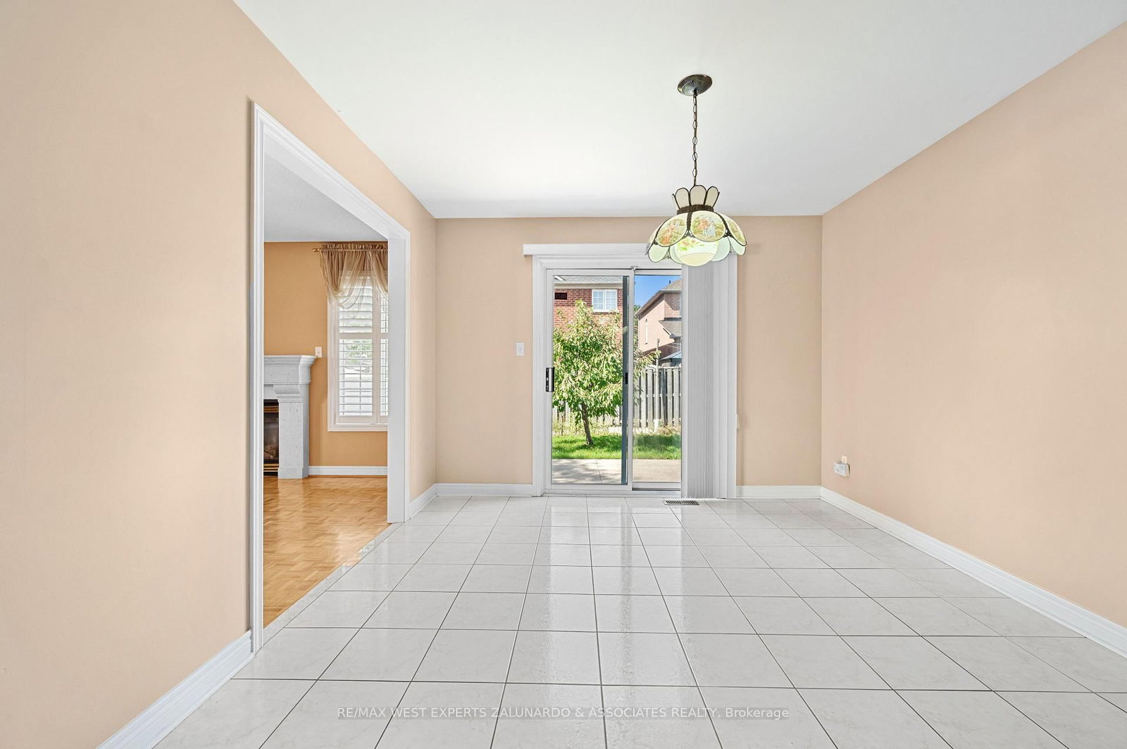 Listing Image 17