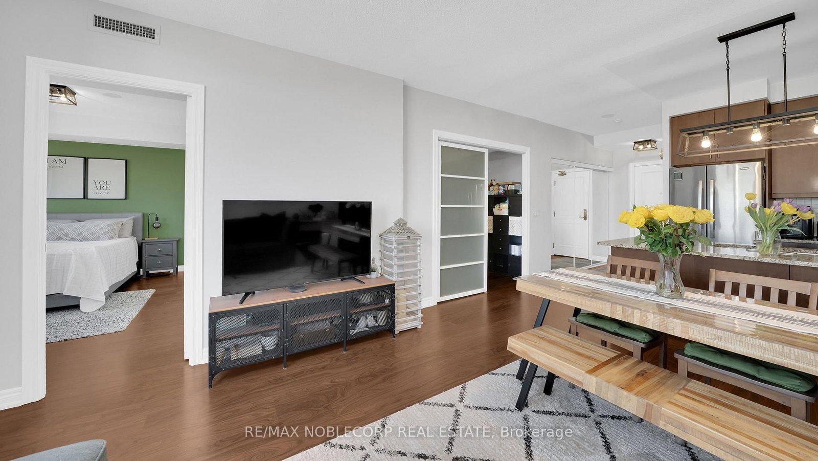 Condo sold at 1515-9245 Jane Street, Vaughan, Ontario, L6A 0J9 - Maple - MLS: N12377986