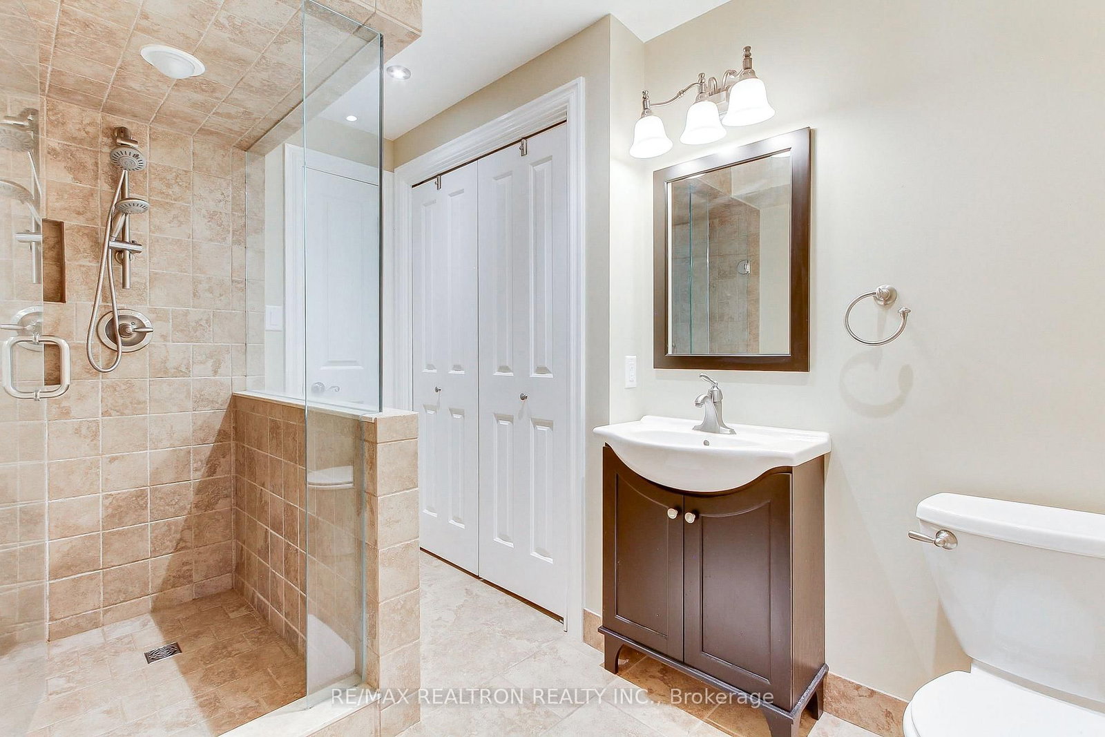 Listing Image 40