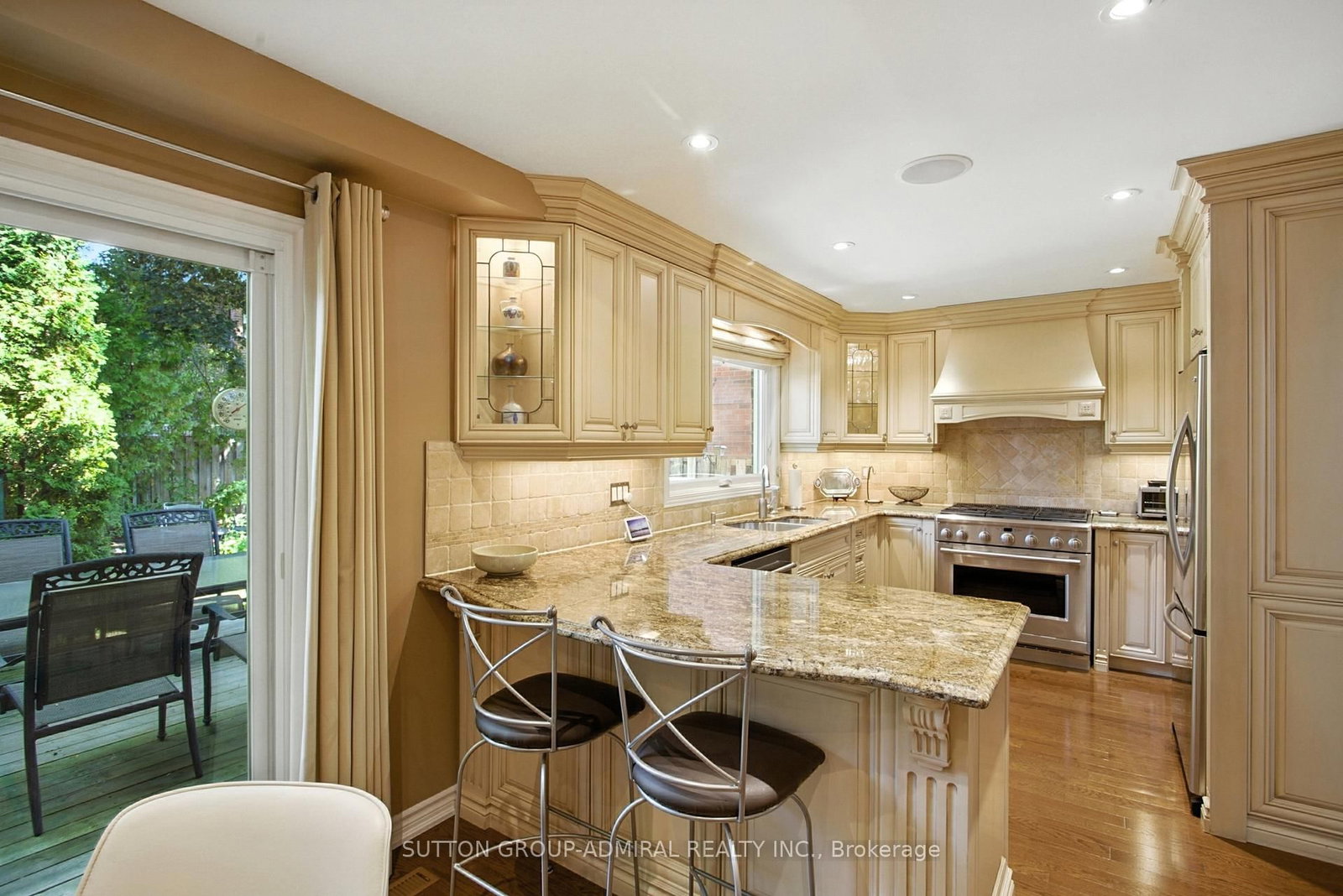 Listing Image 11