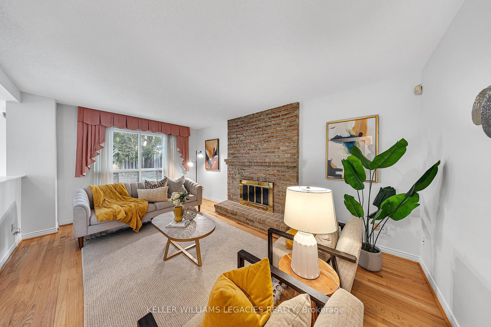 Detached House sold at 50 Summerdale Drive, Markham, Ontario, L3T 6W5 - Thornlea - MLS: N12379906