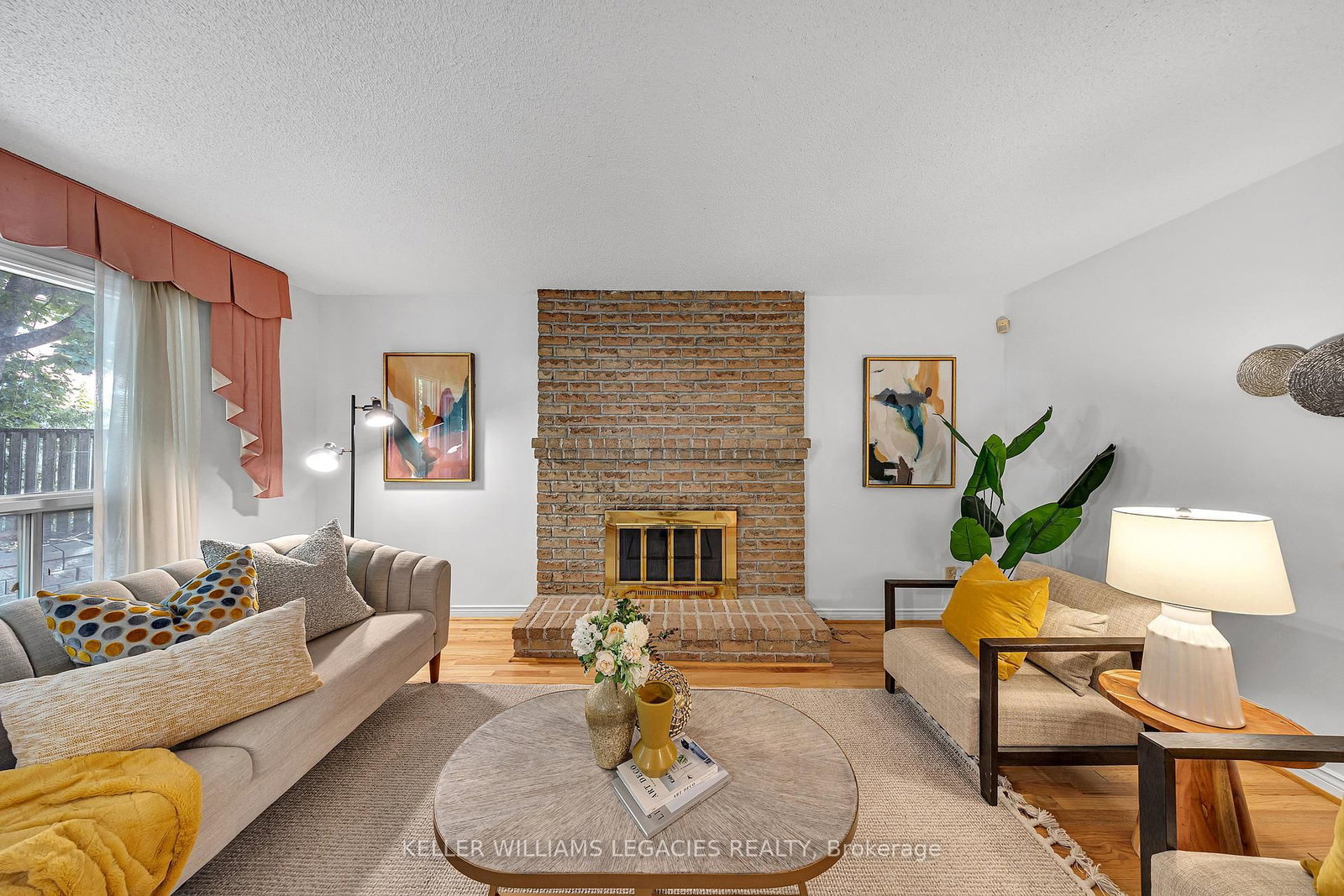 Detached House sold at 50 Summerdale Drive, Markham, Ontario, L3T 6W5 - Thornlea - MLS: N12379906