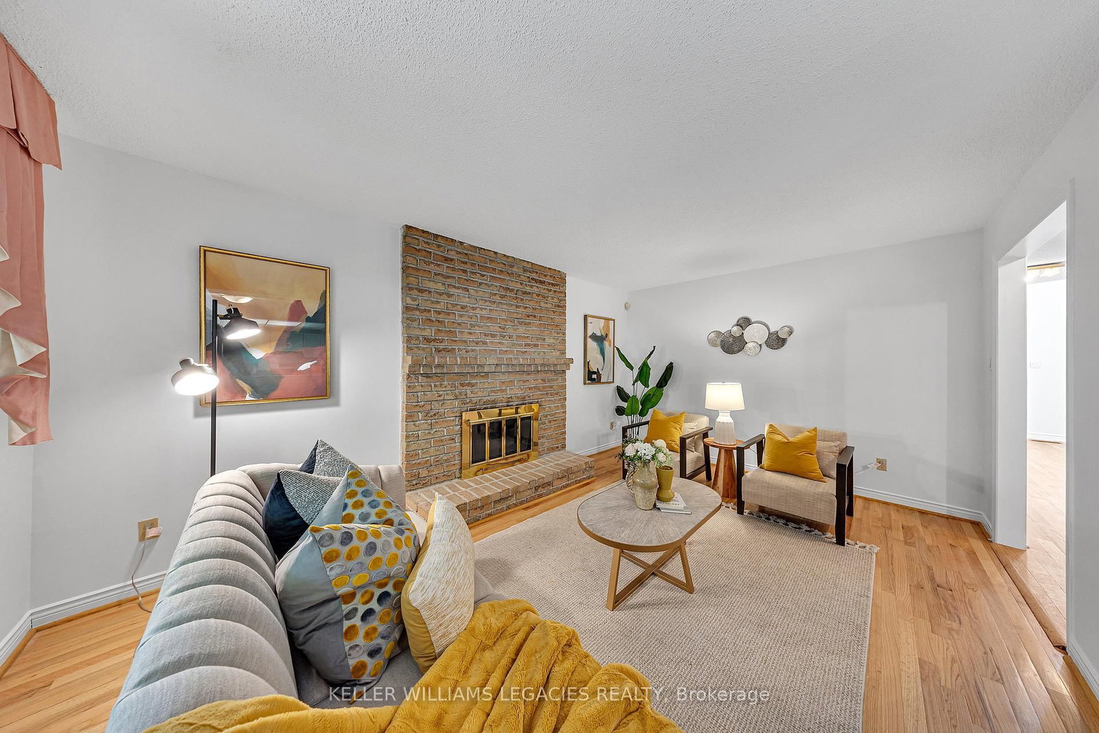 Detached House sold at 50 Summerdale Drive, Markham, Ontario, L3T 6W5 - Thornlea - MLS: N12379906