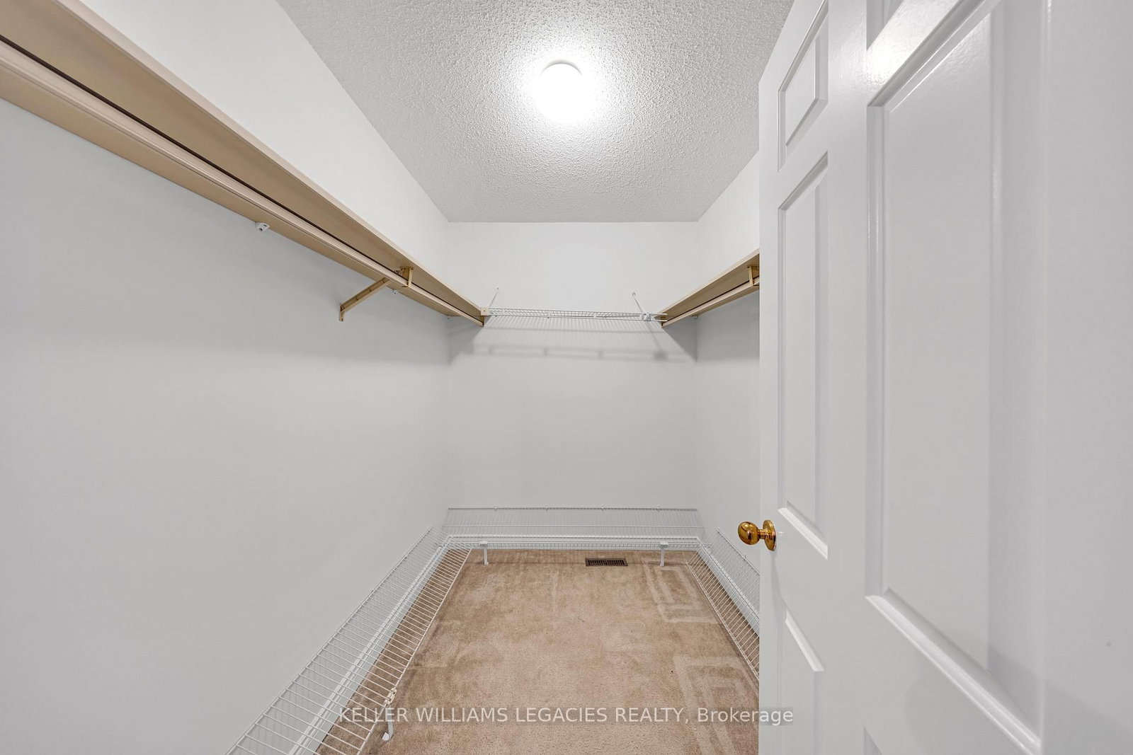 Detached House sold at 50 Summerdale Drive, Markham, Ontario, L3T 6W5 - Thornlea - MLS: N12379906