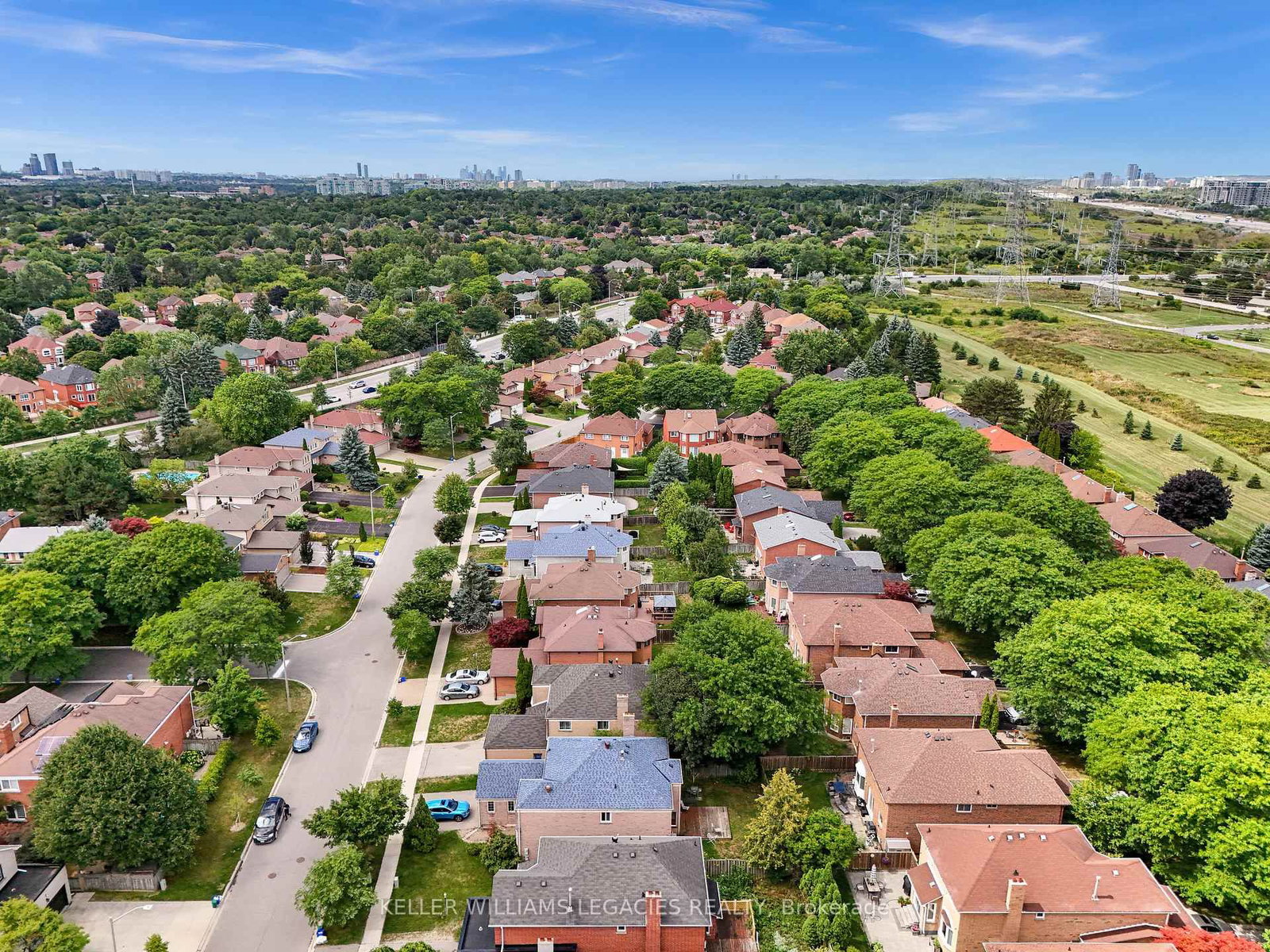 Detached House sold at 50 Summerdale Drive, Markham, Ontario, L3T 6W5 - Thornlea - MLS: N12379906