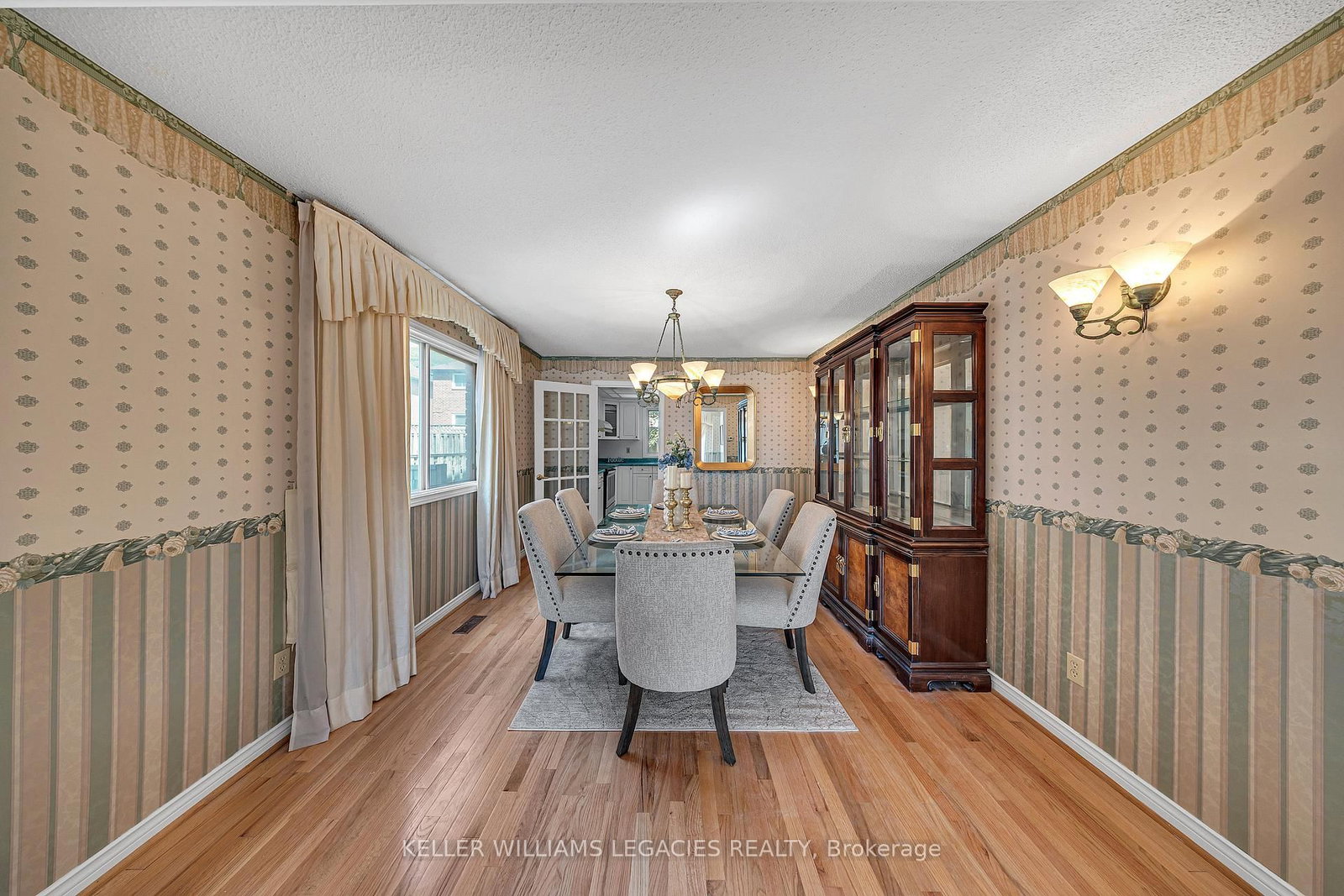 Detached House sold at 50 Summerdale Drive, Markham, Ontario, L3T 6W5 - Thornlea - MLS: N12379906