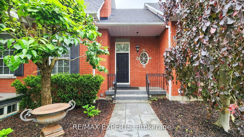 27 Theresa Circ, Vaughan, L0J 1C0 | Image 3