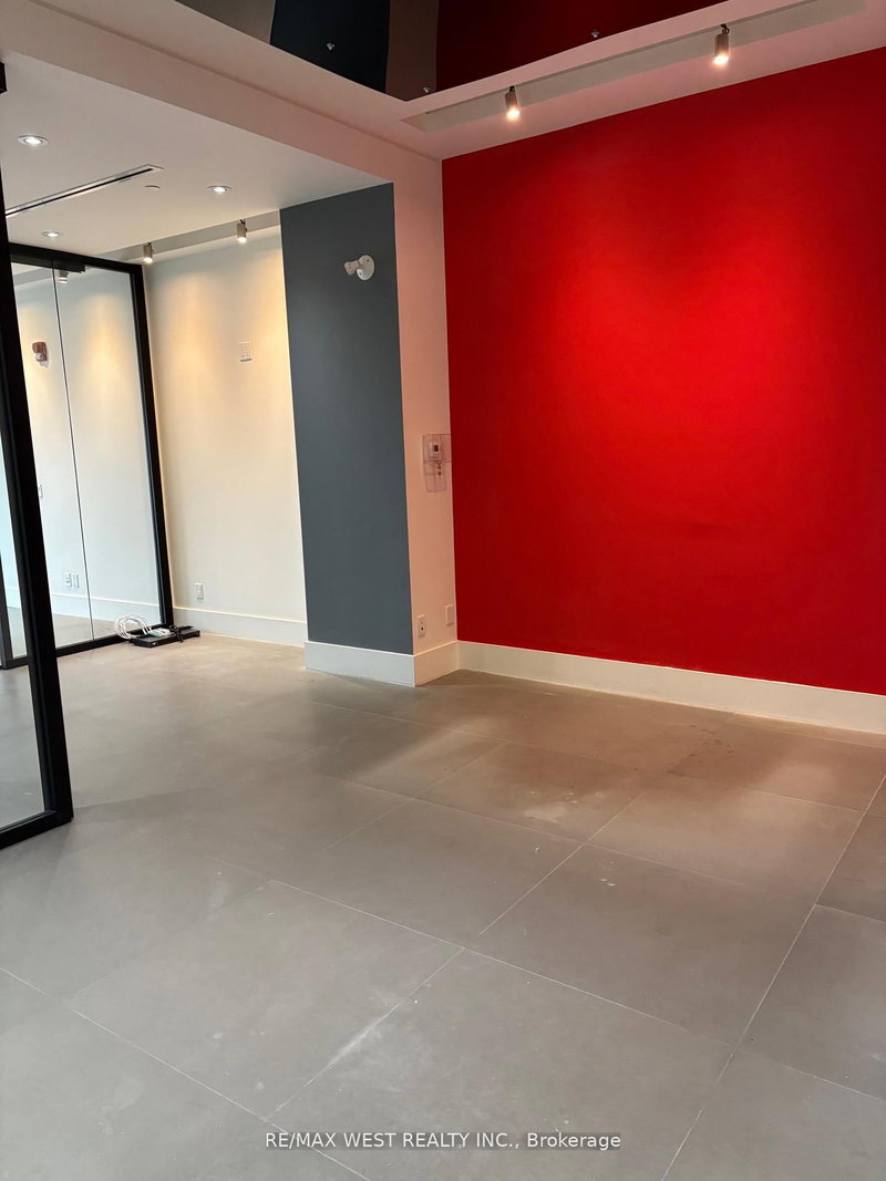 307 - 308 - 10376 Yonge St, Richmond Hill, L4C 3B8 | Image 2