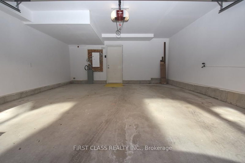 24 Teasel Way, Markham, L3R 9S3 | Image 3