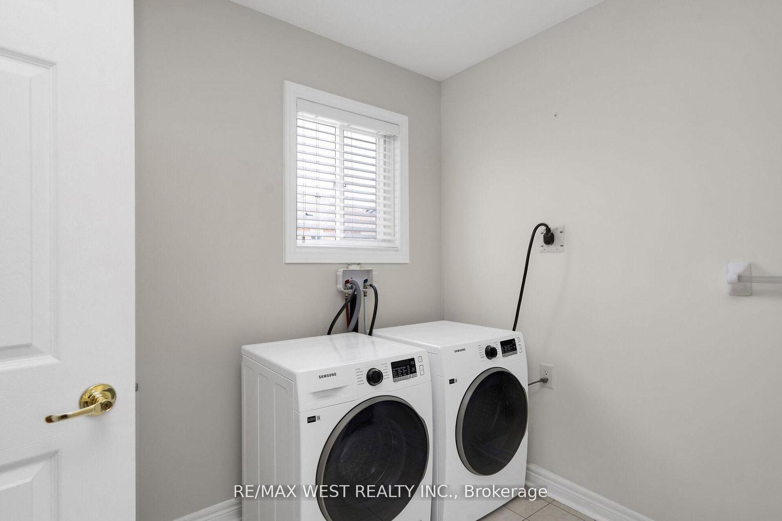Detached House sold at 362 Avro Road, Vaughan, Ontario, L6A 3R4 - Maple - MLS: N12393553